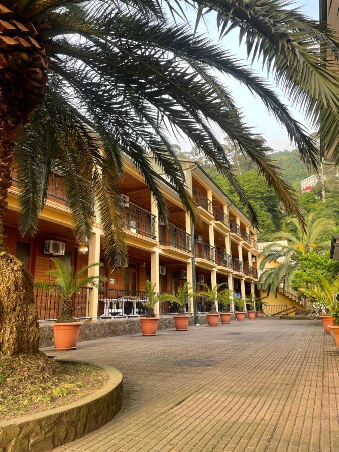 Kvariati Palma Hotel Ngoại thất bức ảnh