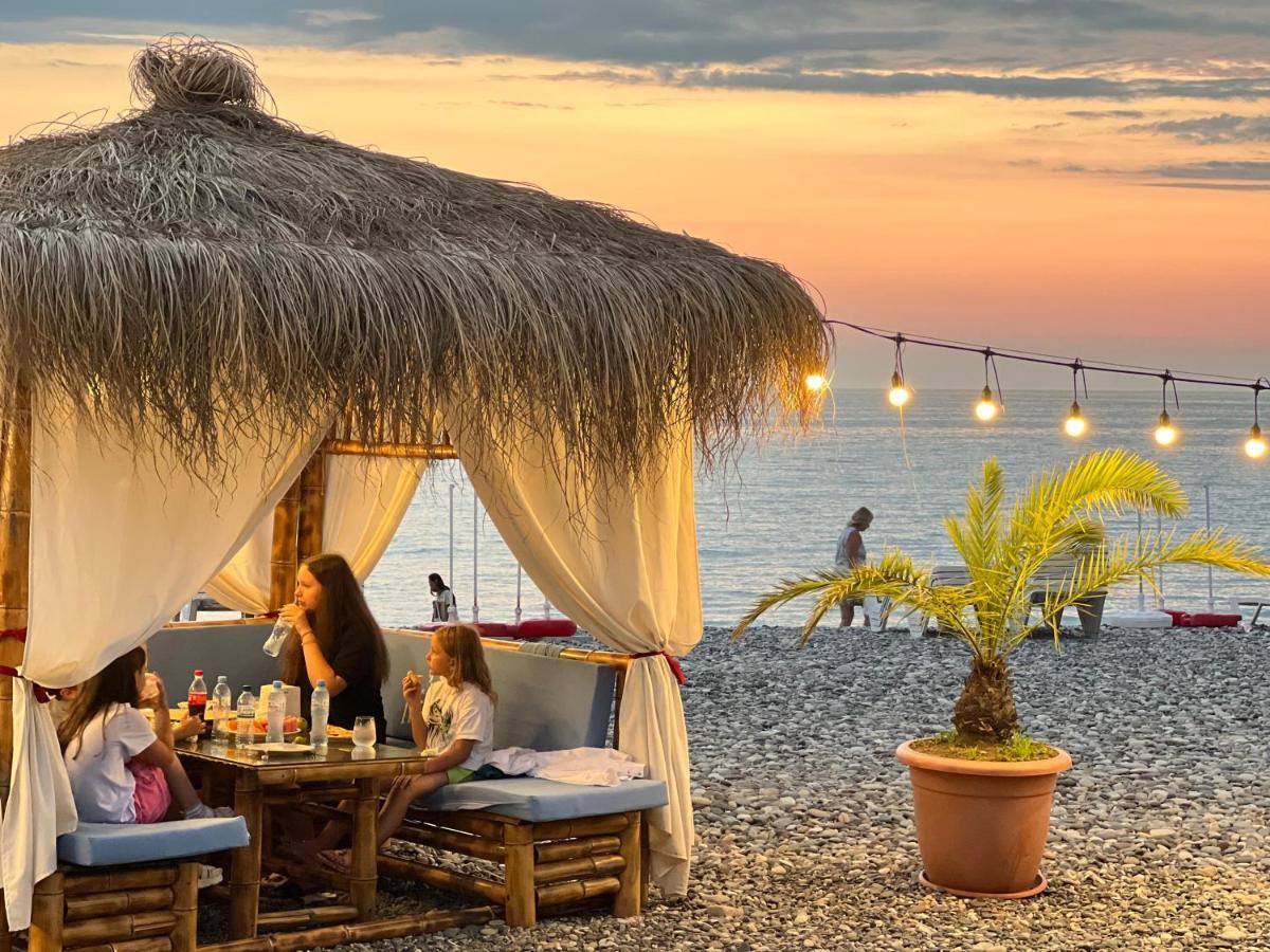 Kvariati Palma Hotel Ngoại thất bức ảnh
